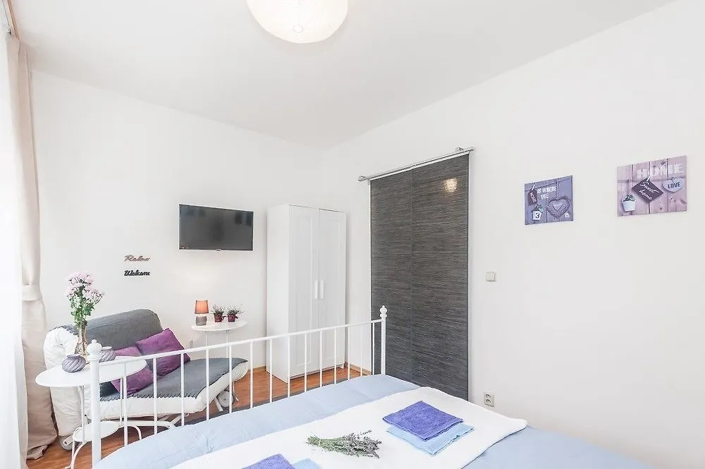 Apartment Na Zborenci 10 Prag