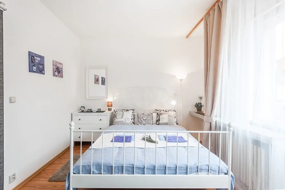 Apartment Na Zborenci 10 Prag