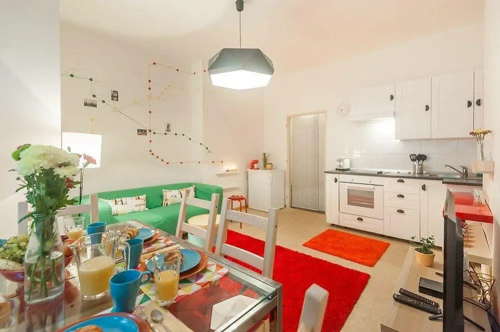Apartment Na Zborenci 10 Prag 0*,