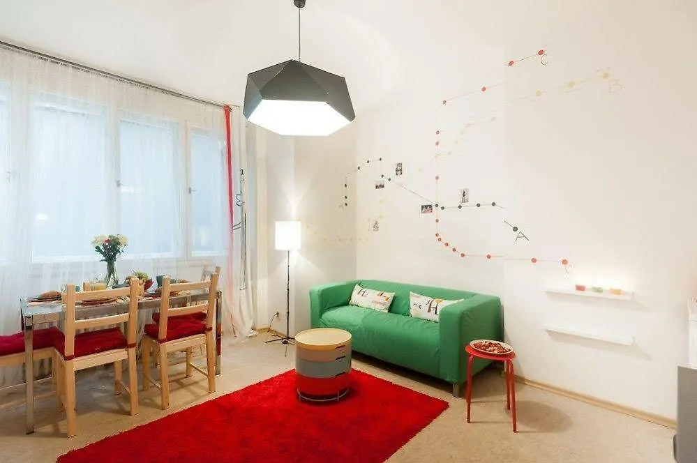 Apartment Na Zborenci 10 Prag 0*,