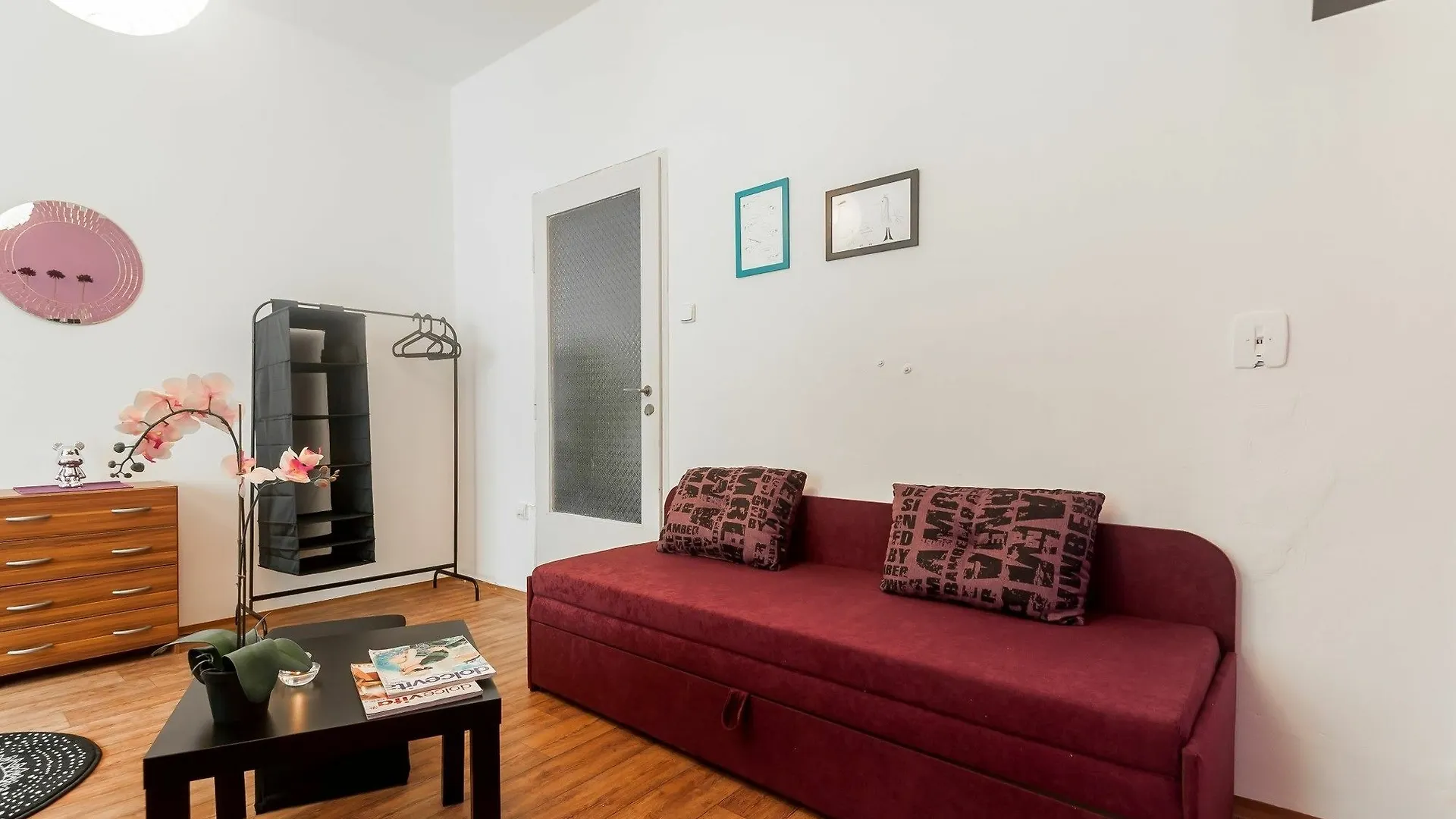 Apartment Na Zborenci 10 Prag Çek Cumhuriyeti