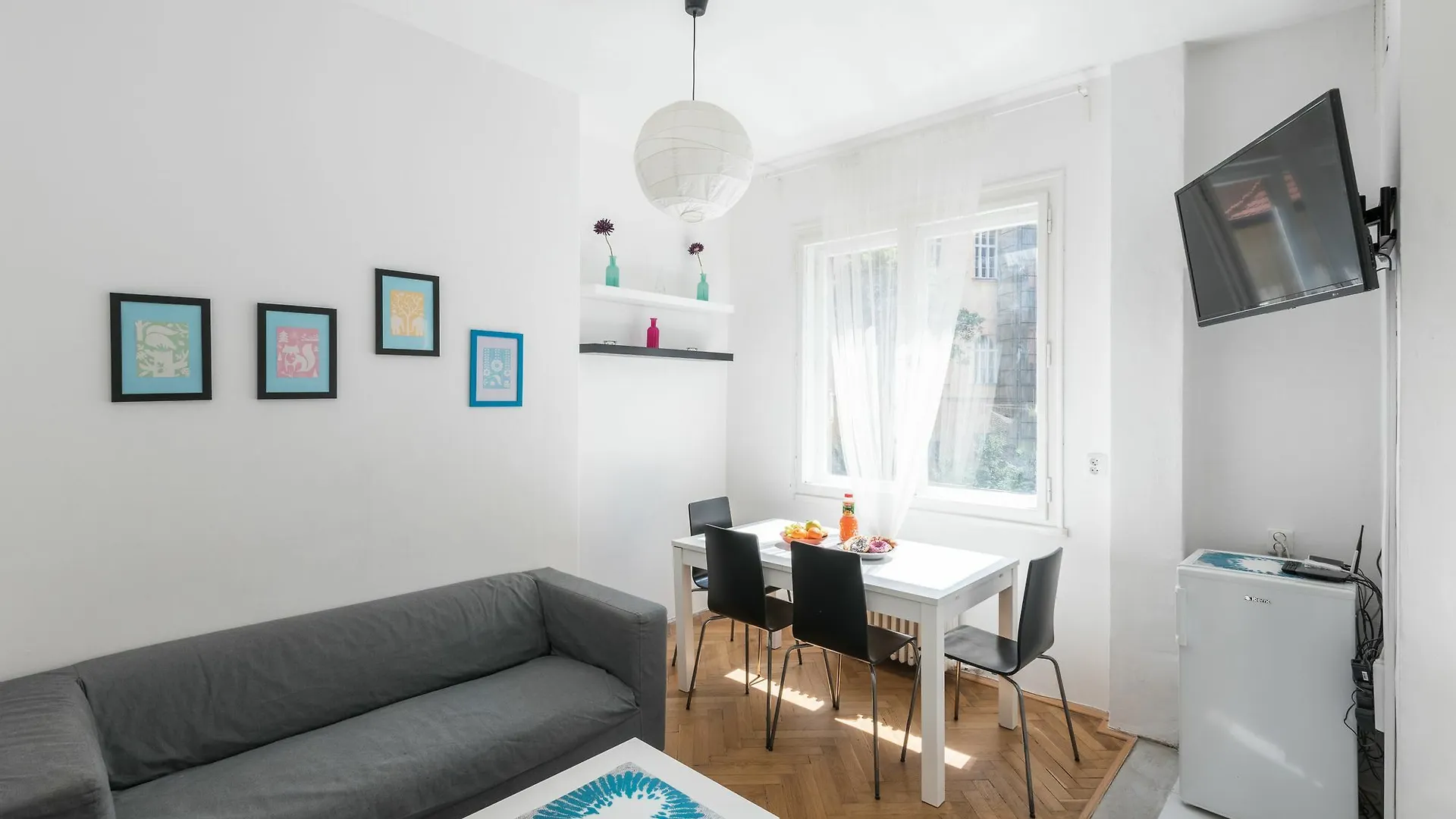 Apartment Na Zborenci 10 Prag 0*,
