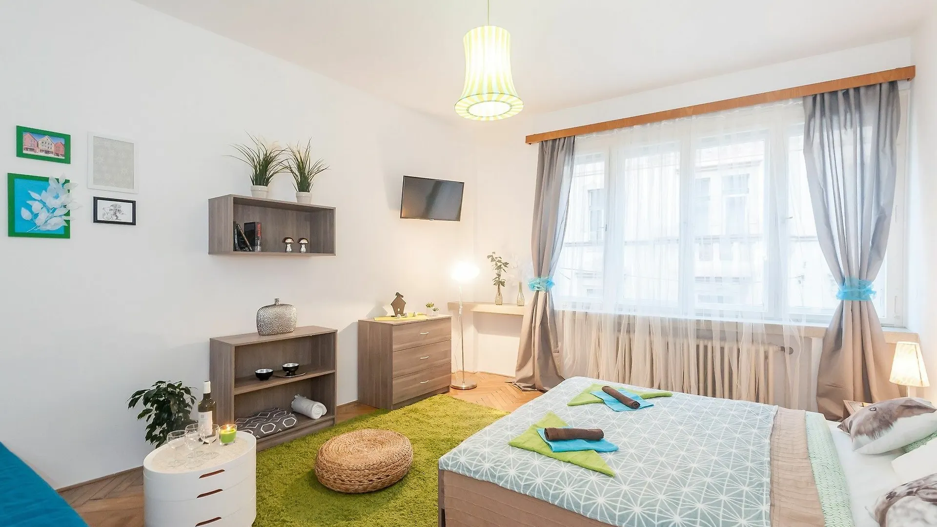 Apartment Na Zborenci 10 Prag