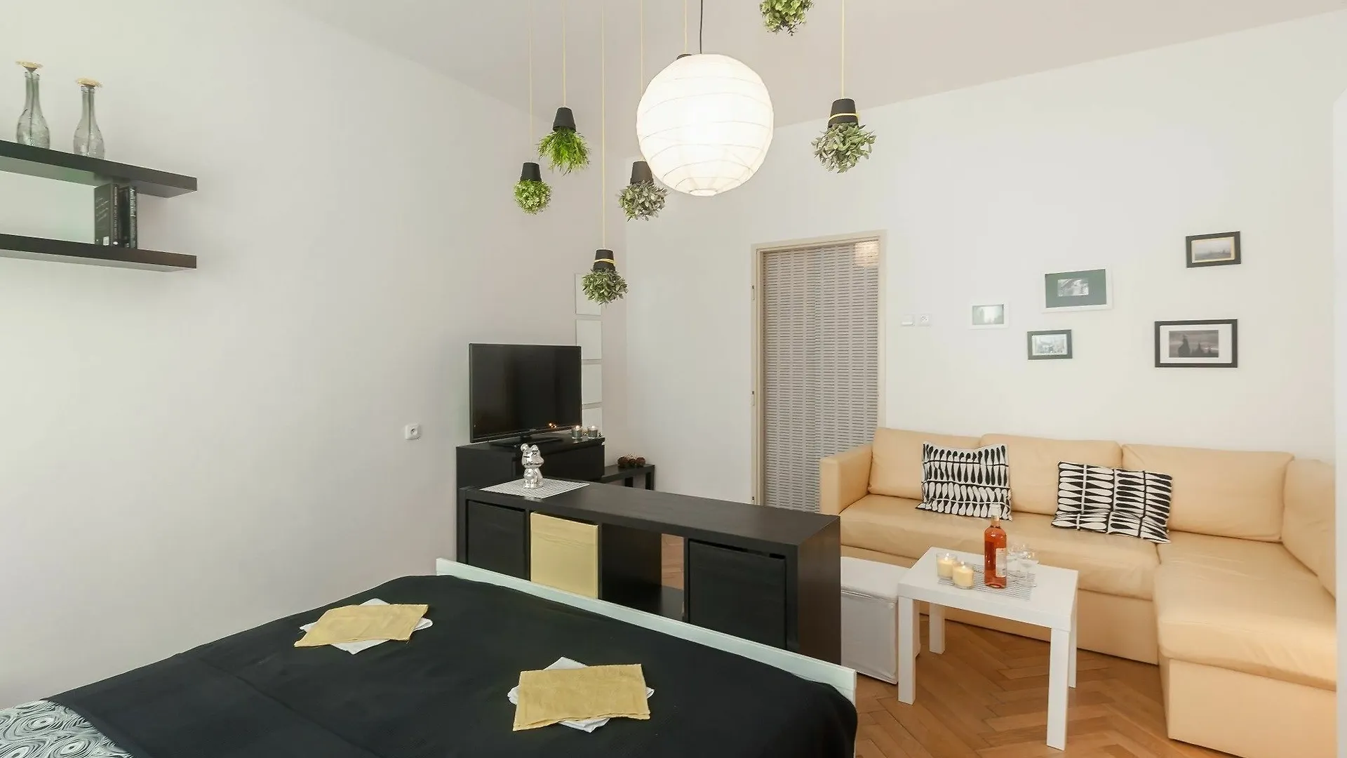 Apartment Na Zborenci 10 Prag
